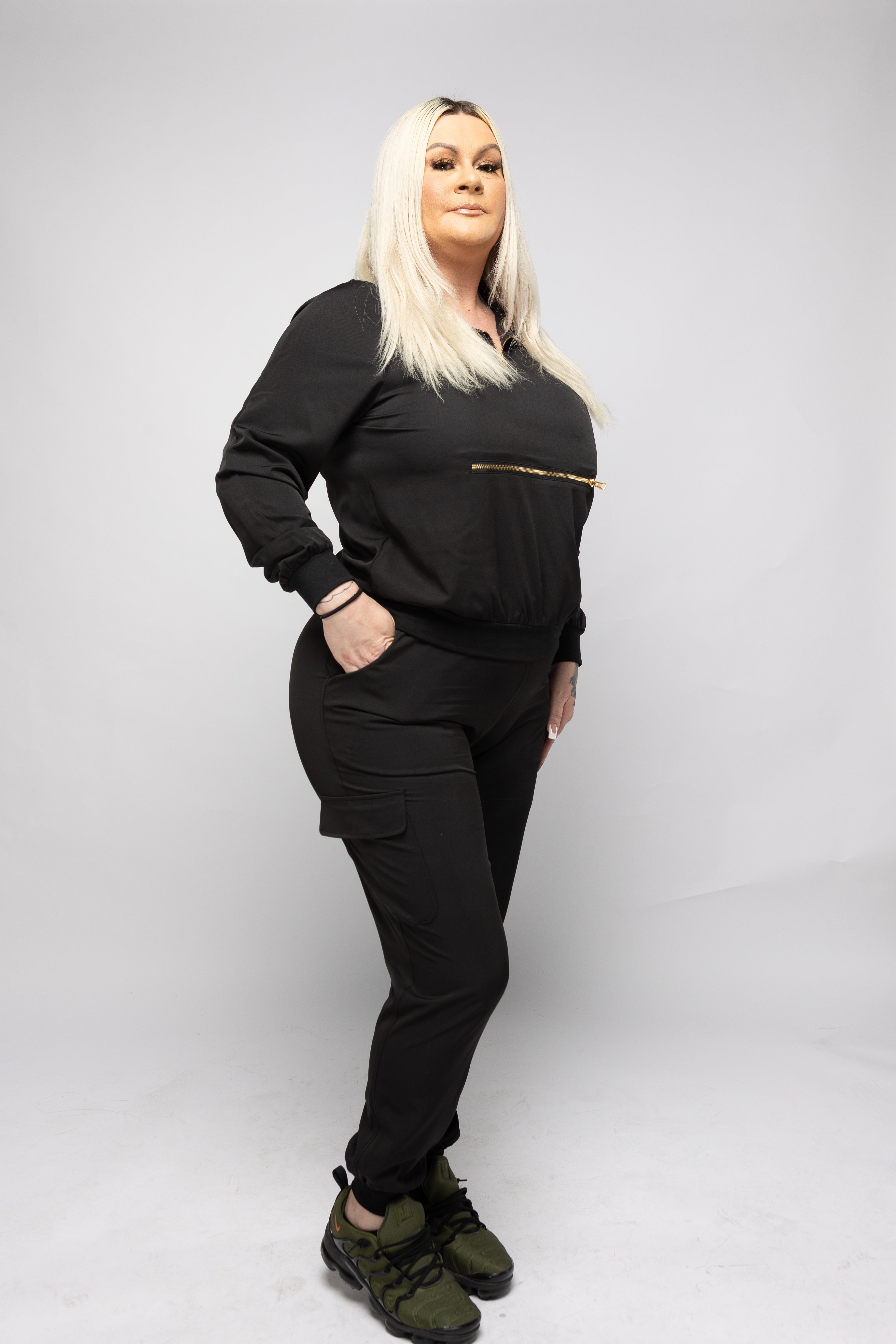 GENESIS ELITE: KANGAROO ZIP POCKET JOGGER SCRUB SET